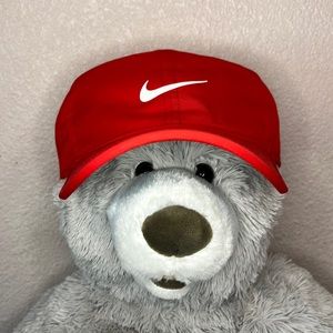 Nike Aerobill Featherlight Dri-fit Adjustable Hat
Size One Size
Red/White